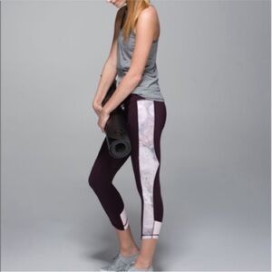 ✨Like New - Lululemon Retreat 7/8 Pants in Burgundy / Floral Print✨ Sz 4